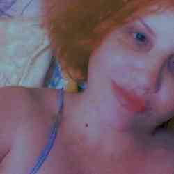 Single Greek woman in Thessaloniki, Greece