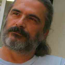 Single Greek man in Athens, Ελλάδα, Greece