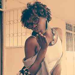 Single Serbian woman in Port-au-Prince, Haïti, Haiti