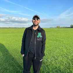 Single Turkish man in Oxford, Birleşik Krallık, United Kingdom