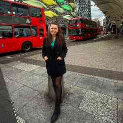 Single Turkish woman in London, Великобритания, United Kingdom