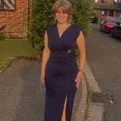Single Turkish woman in London, UK, United Kingdom