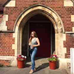 Single Turkish woman in London, England, United Kingdom