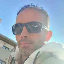 Single Turkish man in Berlin, Almanya, Germany