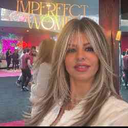 Single Iranian woman in Los Angeles, California, United States