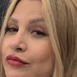 Single Iranian woman in Vancouver, British Columbia, Canada