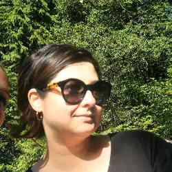 Single Iranian woman in Vancouver, British Columbia, Canada