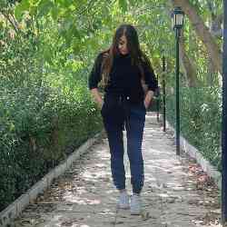 Single Iranian woman in Paris, France, France