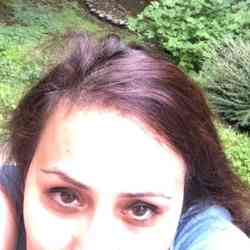 Single Iranian woman in Paris, Île-de-France, France