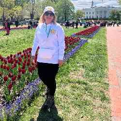 Single Iranian woman in Toronto, Ontario, Canada