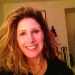 Single Iranian woman in London, England, United Kingdom