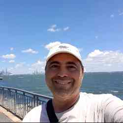 Single Iranian man in New York, New York, United States