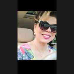 Single Iranian woman in Irvine, California, United States