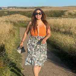 Single Iranian woman in London, England, United Kingdom