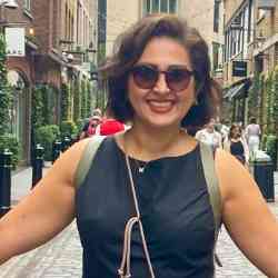 Single Iranian woman in London, England, United Kingdom
