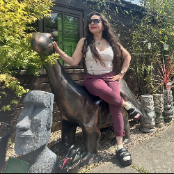 Single Iranian woman in London, England, United Kingdom