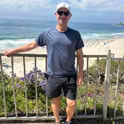 Single Iranian man in Irvine, California, United States