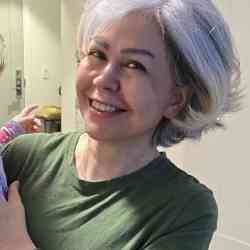 Single Iranian woman in Vancouver, British Columbia, Canada