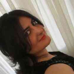 Single Iranian woman in Paris, Île-de-France, France