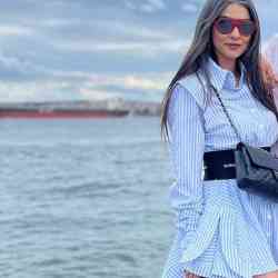 Single Iranian woman in London, England, United Kingdom