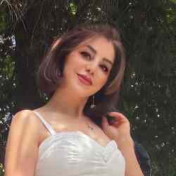 Single Iranian woman in Toronto, Ontario, Canada