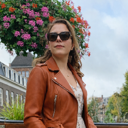 Single Iranian woman in London, England, United Kingdom