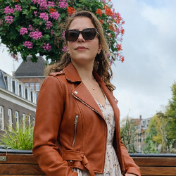 Single Iranian woman in London, England, United Kingdom