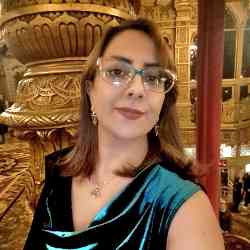 Single Iranian woman in New York, New York, United States