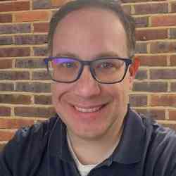 Single Iranian man in New York, New York, United States