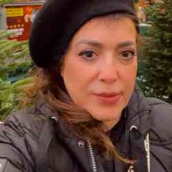 Single Iranian woman in London, England, United Kingdom