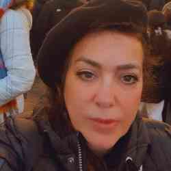 Single Iranian woman in London, England, United Kingdom