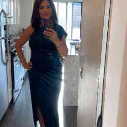 Single Iranian woman in Toronto, Ontario, Canada