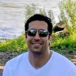 Single Iranian man in Toronto, Ontario, Canada