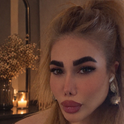 Single Iranian woman in London, UK, United Kingdom
