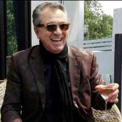 Single Iranian man in New York, New York, United States