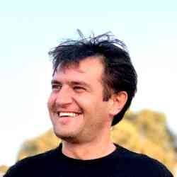 Single Iranian man in New York, New York, United States