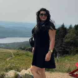 Single Iranian woman in Vancouver, BC, Canada