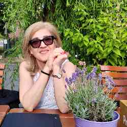 Single Iranian woman in Berlin, Deutschland, Germany