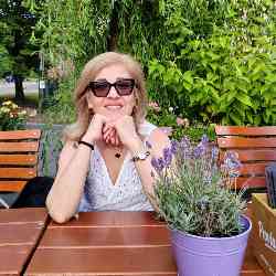 Single Iranian woman in Berlin, Deutschland, Germany