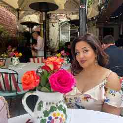Single Iranian woman in Los Angeles, CA, United States
