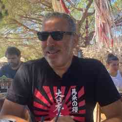 Single Iranian man in Paris, France, France