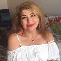 Single Iranian woman in Paris, France, France