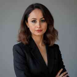 Single Iranian woman in London, UK, United Kingdom