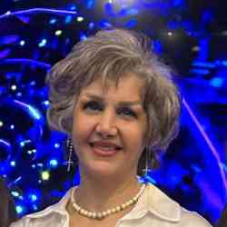 Single Iranian woman in Vancouver, BC, Canada