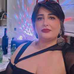 Single Iranian woman in Vancouver, BC, Canada