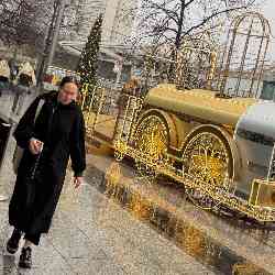 Single Iranian woman in London, UK, United Kingdom