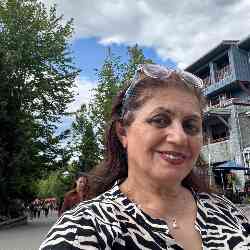 Single Iranian woman in Vancouver, BC, Canada