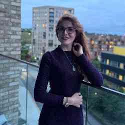 Single Iranian woman in London, UK, United Kingdom