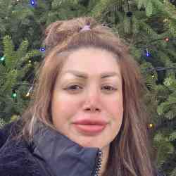 Single Iranian woman in London, UK, United Kingdom