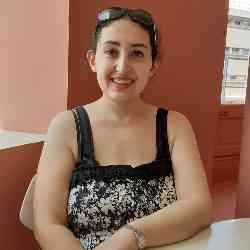 Single Iranian woman in Paris, France, France